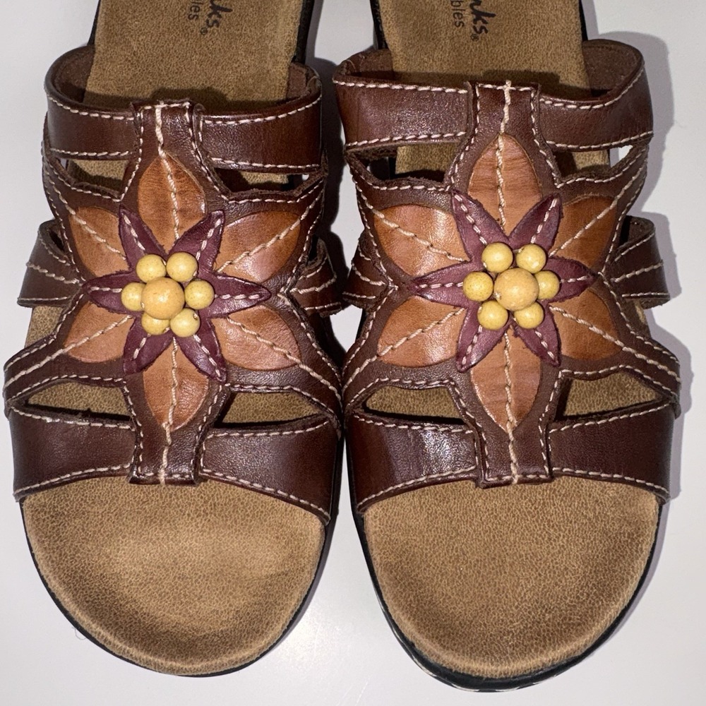 Clarks Women's Lexi Myrtle Sandals Brown Size 7 M Boho Orthopedic Comfort Flower